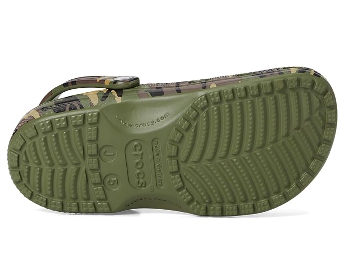 Crocs Kids Classic Camo Clogs (Little Kid/Big Kid) - Image 3