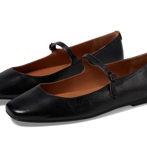 Gentle Souls by Kenneth Cole Wynona