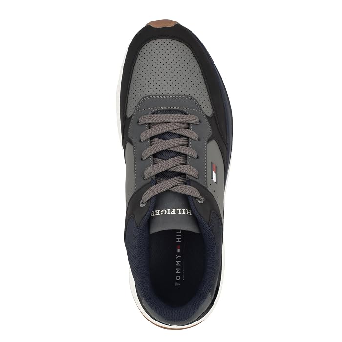 Tommy Hilfiger World - Image 2