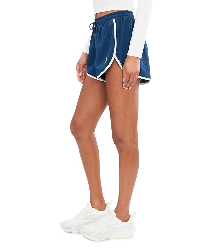 Brooks Movement 3" Dolphin Shorts - Image 3