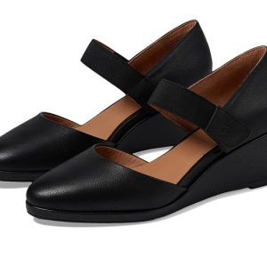 Gentle Souls by Kenneth Cole Oriana