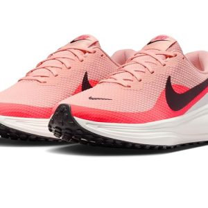 Nike Revolution 8