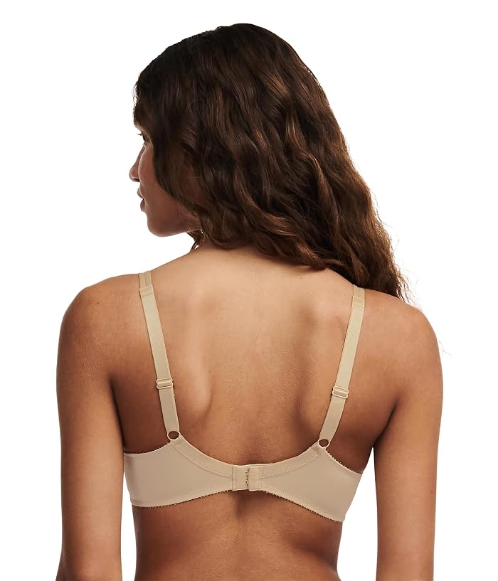 Chantelle Basic Invisible Smooth Custom Fit Bra - Image 2