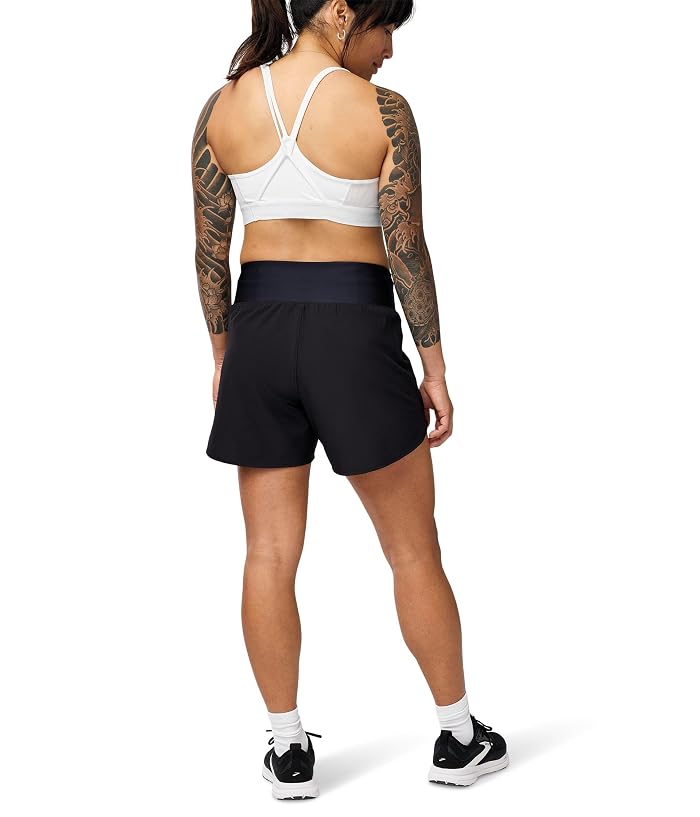 Brooks Chaser 5" Shorts 2.0 - Image 2
