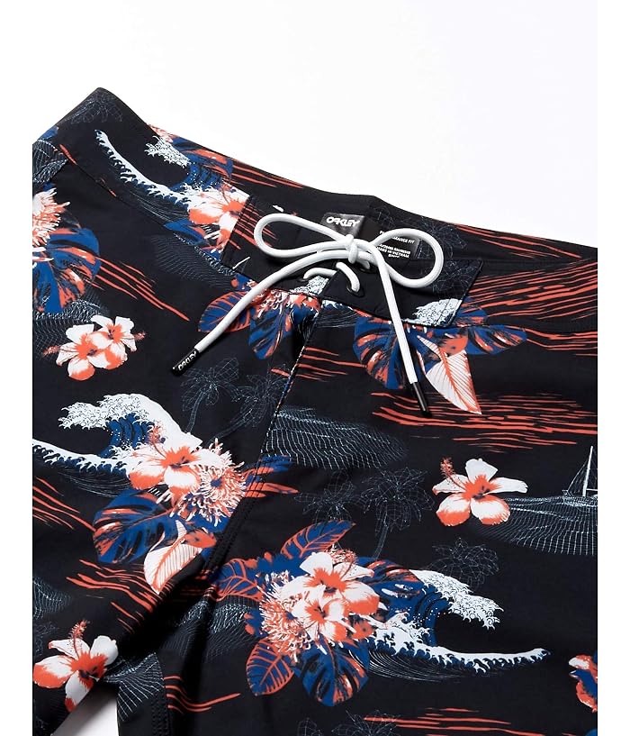Oakley Standard Tropical Bloom 18 Boardshort - Image 3