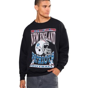 Junk Food Clothing NFL New England Patriots Helmet Crew Fleece
