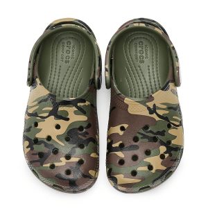 Crocs Kids Classic Camo Clogs (Toddler)
