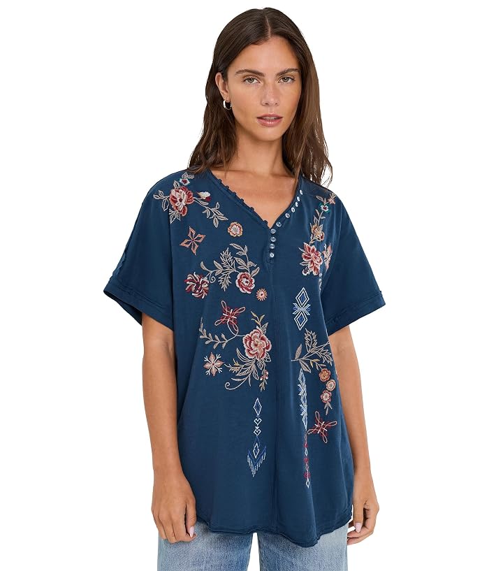 Karyn Seo Reva Tee